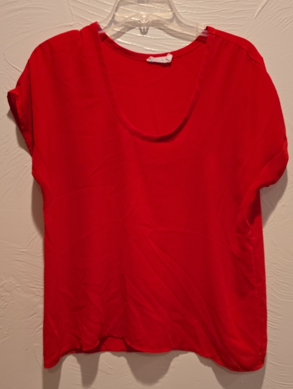 Women’s Red Scoop Neck Short Sleeve Top